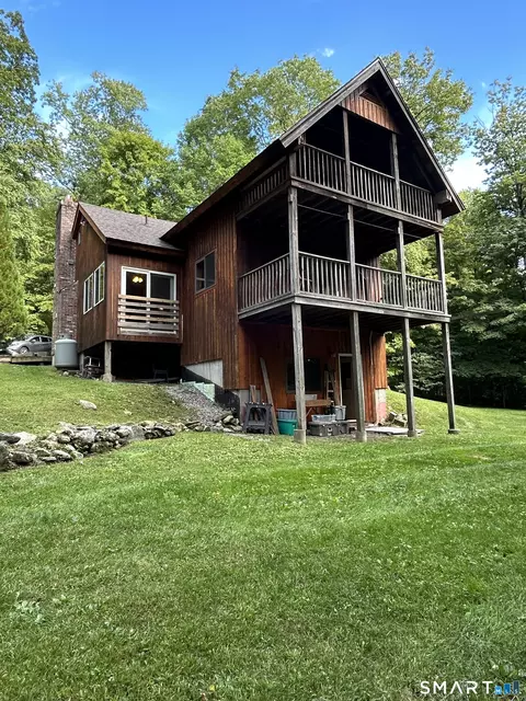 Exterior - 133 Mountain Rd, Torrington, CT 06790 photo 5 of 11