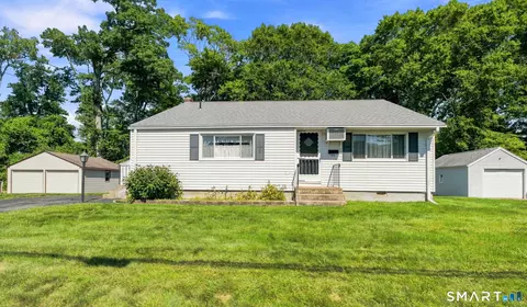 60 Chesslee Rd, East Hartford, CT 06108