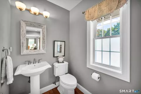 Bath - 75 Montague St, Wethersfield, CT 06109 photo 1 of 3