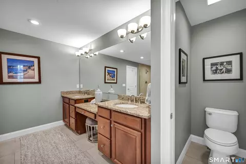 Bath - 75 Montague St, Wethersfield, CT 06109 photo 3 of 3
