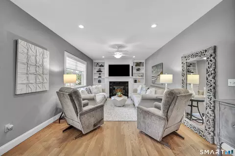 Living - 75 Montague St, Wethersfield, CT 06109 photo 3 of 4
