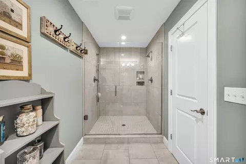 Entry Way - 75 Montague St, Wethersfield, CT 06109 photo 5 of 5