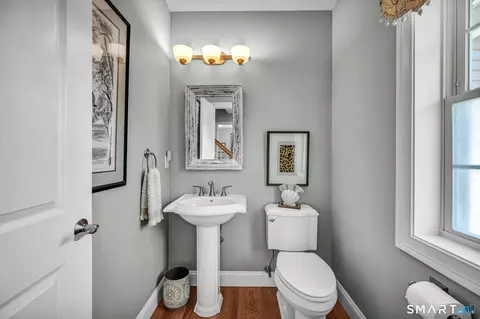 Bath - 75 Montague St, Wethersfield, CT 06109 photo 2 of 3