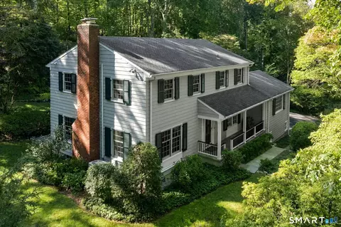 48 Chestnut Hill Ln, Stamford, CT 06903