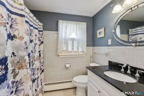 Bath - 39 Clovercrest Rd, Wethersfield, CT 06109 photo 1 of 2