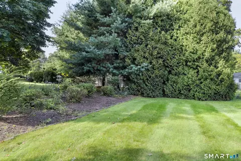 Exterior - 39 Clovercrest Rd, Wethersfield, CT 06109 photo 11 of 13