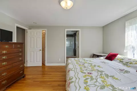 Bedroom - 39 Clovercrest Rd, Wethersfield, CT 06109 photo 3 of 4