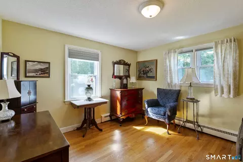Bedroom - 39 Clovercrest Rd, Wethersfield, CT 06109 photo 4 of 4