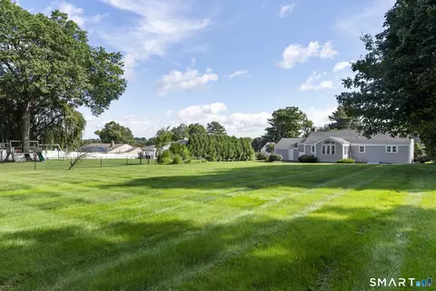 Exterior - 39 Clovercrest Rd, Wethersfield, CT 06109 photo 8 of 13
