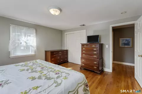 Bedroom - 39 Clovercrest Rd, Wethersfield, CT 06109 photo 2 of 4