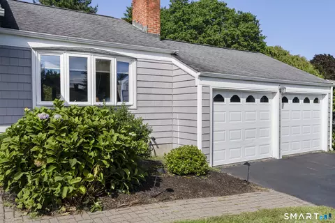 Exterior - 39 Clovercrest Rd, Wethersfield, CT 06109 photo 4 of 13