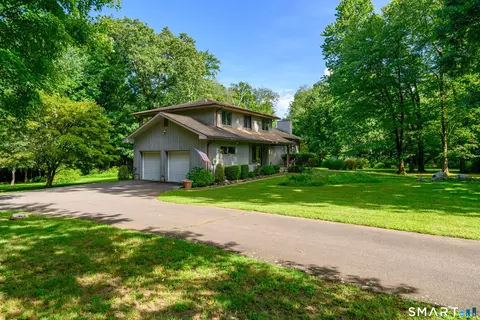Exterior - 9 Deacon Abbott Ln S, Redding, CT 06896 photo 12 of 14