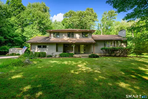 Exterior - 9 Deacon Abbott Ln S, Redding, CT 06896 photo 2 of 14