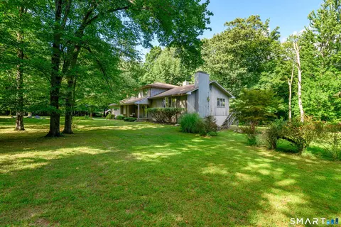 Exterior - 9 Deacon Abbott Ln S, Redding, CT 06896 photo 13 of 14