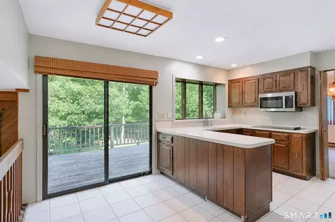 Kitchen - 9 Deacon Abbott Ln S, Redding, CT 06896 photo 1 of 3