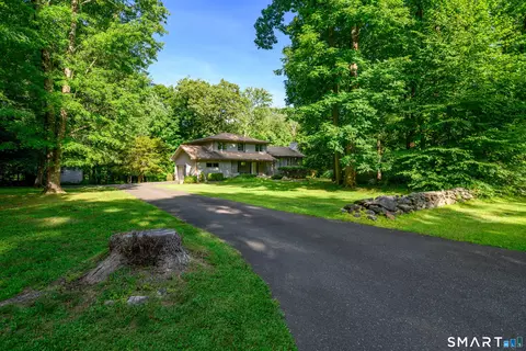 Exterior - 9 Deacon Abbott Ln S, Redding, CT 06896 photo 14 of 14