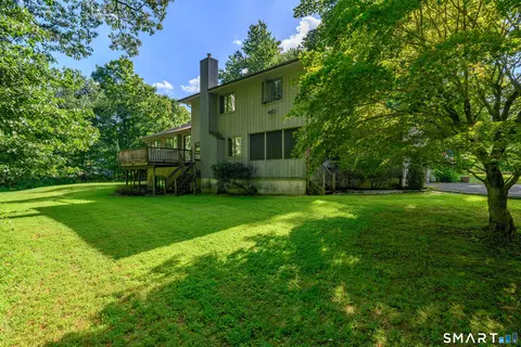 Exterior - 9 Deacon Abbott Ln S, Redding, CT 06896 photo 11 of 14