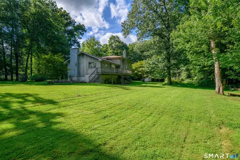 Exterior - 9 Deacon Abbott Ln S, Redding, CT 06896 photo 10 of 14