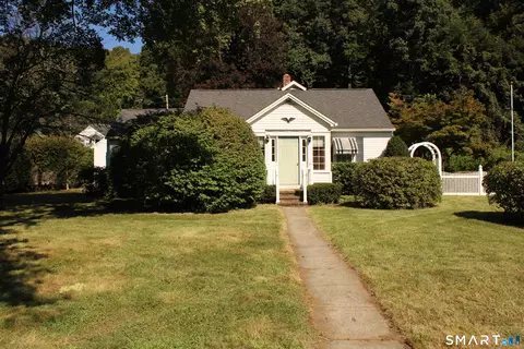 70 Woodside Ave, Oxford, CT 06478