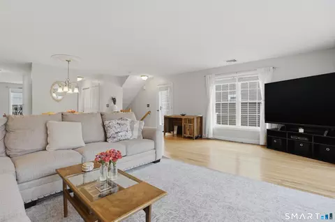 Living - 74 Perry St #183, Putnam, CT 06260 photo 3 of 4