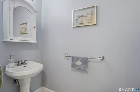 Bath - 74 Perry St #183, Putnam, CT 06260 photo 1 of 2