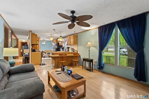 Living - 17 Evergreen Park, Clinton, CT 06413 photo 2 of 2