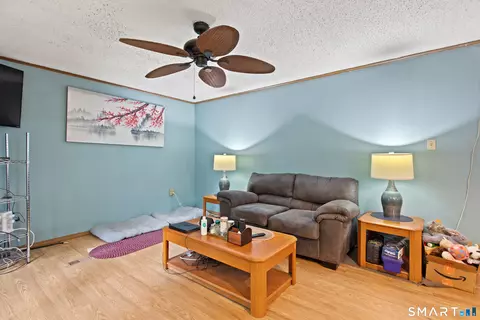 Living - 17 Evergreen Park, Clinton, CT 06413 photo 1 of 2