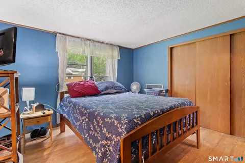 Bedroom - 17 Evergreen Park, Clinton, CT 06413 photo 1 of 2