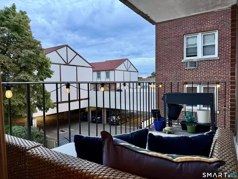 87 Glenbrook Rd #2B, Stamford, CT 06902