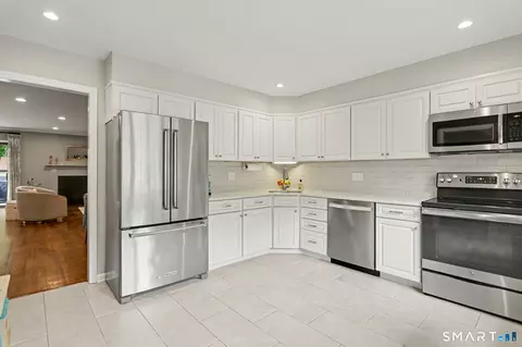 Kitchen - 9 Lambert Cmn #9, Wilton, CT 06897 photo 1 of 3