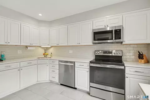 Kitchen - 9 Lambert Cmn #9, Wilton, CT 06897 photo 2 of 3