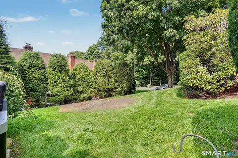 Exterior - 9 Lambert Cmn #9, Wilton, CT 06897 photo 3 of 4