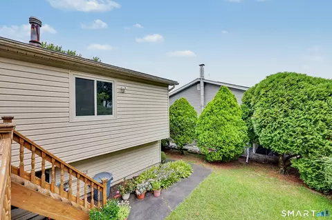 Exterior - 5 Windward Rd, Norwalk, CT 06854 photo 6 of 8