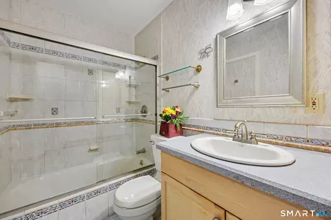 Bath - 5 Windward Rd, Norwalk, CT 06854 photo 1 of 2