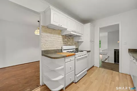 Kitchen - 5 Windward Rd, Norwalk, CT 06854 photo 4 of 5