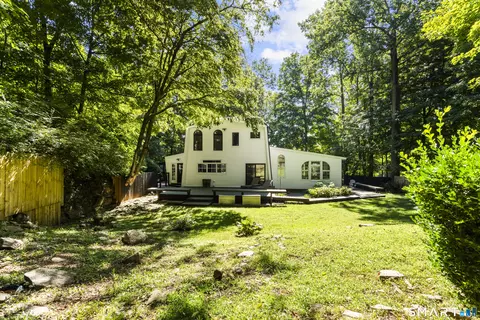 Exterior - 237 Strobel Rd, Trumbull, CT 06611 photo 7 of 8