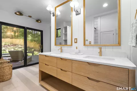 Bath - 237 Strobel Rd, Trumbull, CT 06611 photo 4 of 5