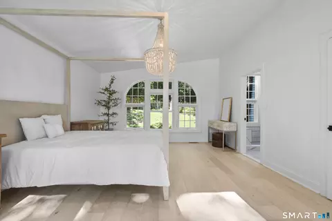 Bedroom - 237 Strobel Rd, Trumbull, CT 06611 photo 2 of 6
