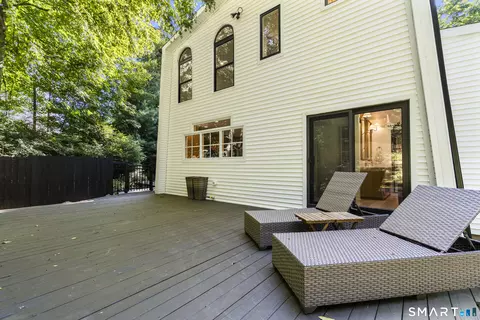Exterior - 237 Strobel Rd, Trumbull, CT 06611 photo 6 of 8