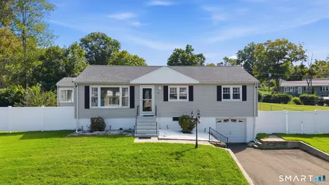 144 Beatrice Dr, West Haven, CT 06516