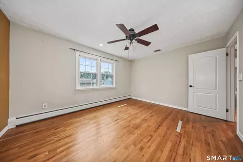 Bedroom - 68 Eagle Pl, West Haven, CT 06516 photo 3 of 6