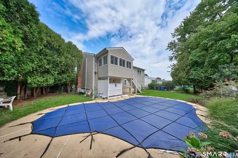 Exterior - 68 Eagle Pl, West Haven, CT 06516 photo 5 of 6