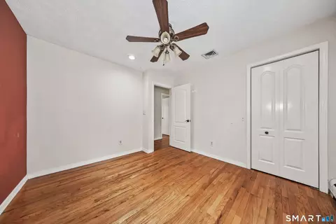 Bedroom - 68 Eagle Pl, West Haven, CT 06516 photo 5 of 6
