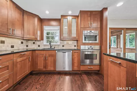 Kitchen - 68 Eagle Pl, West Haven, CT 06516 photo 4 of 6