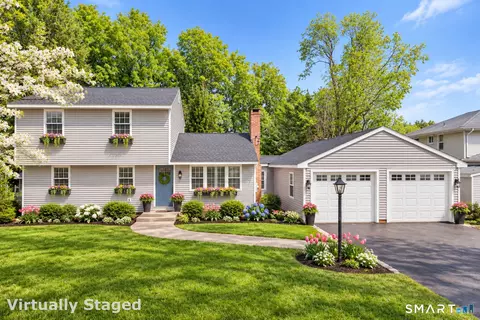 26 George Washington Tpke, Burlington, CT 06013