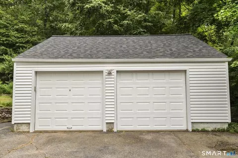 Exterior - 31 Jackson Dr, Trumbull, CT 06611 photo 6 of 7