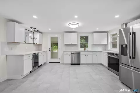 Kitchen - 31 Jackson Dr, Trumbull, CT 06611 photo 2 of 4