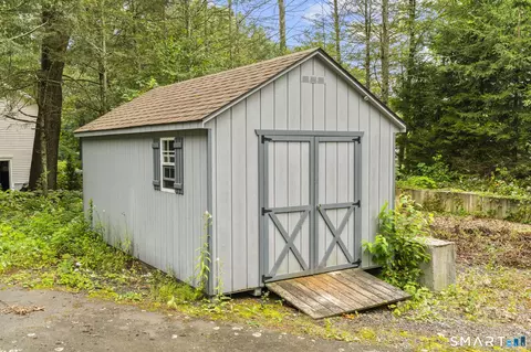 Exterior - 31 Jackson Dr, Trumbull, CT 06611 photo 5 of 7