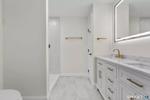 Bath - 31 Jackson Dr, Trumbull, CT 06611 photo 3 of 6