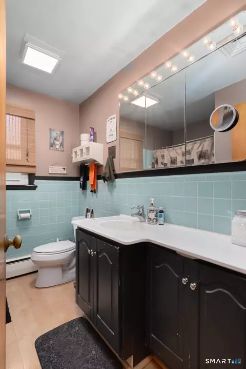 Bath - 7 Split Rock Dr, Wolcott, CT 06716 photo 1 of 2